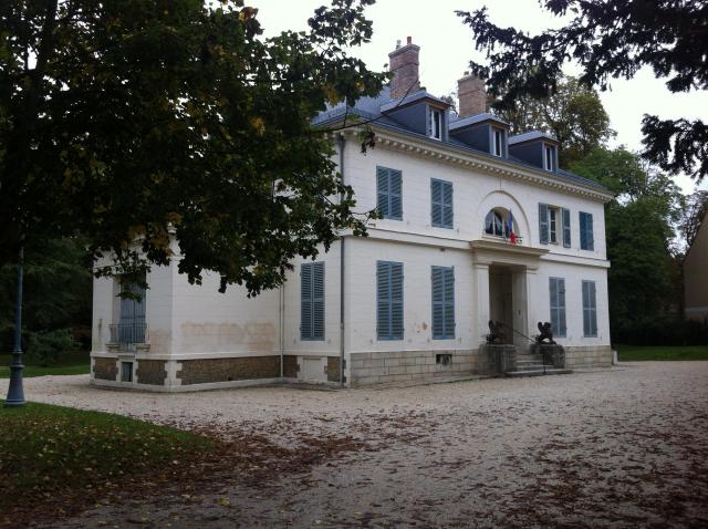 Mairie de Seine-Port - façade Ouest
