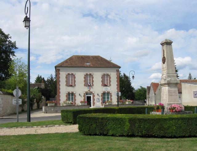 La mairie de Gironville. (département de la Seine-et-Marne, région Île-de-France).