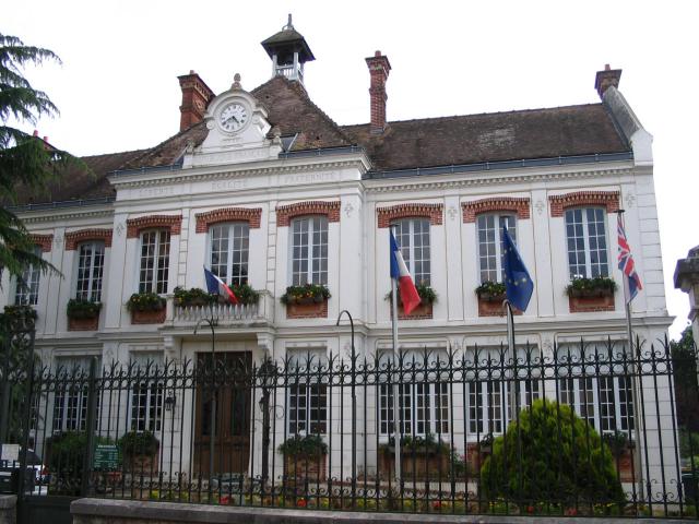 L'Hôtel de Ville de Vulaines-sur-Seine, Seine-et-Marne, France.