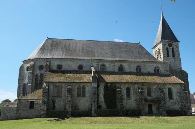 Kirche Saint-Pierre in Donnemarie-Dontilly im Département Seine-et-Marne (Île-de-France/Frankreich)