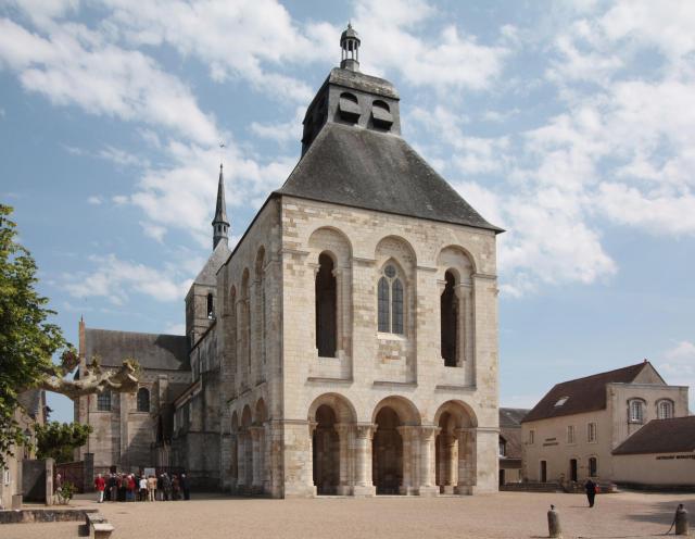 Benediktinerabtei Saint-Benoît-sur-Loire oder Saint-Benoît-de-Fleury in der Ortschaft Saint-Benoît-sur-Loire bei Sully-sur-Loire an der…