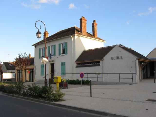 Mairie-école d'Épisy. (département de la Seine et Marne, région Île-de-France).