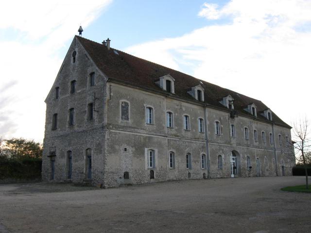 Grange dîmière de Saint-Mesmes. (département de la Seine-et-Marne, région Île-de-France).
