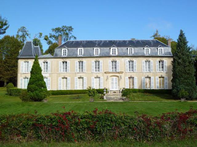 château de Montanglost à Coulommiers
