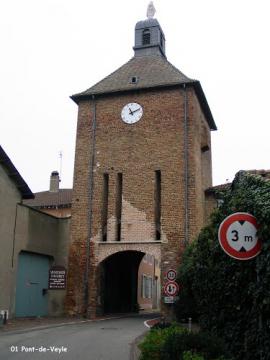 01 Pont-de-Veyle - Porte