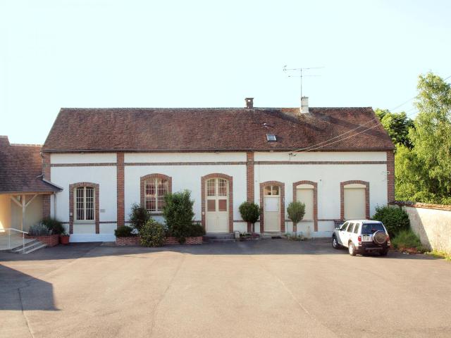 Mairie de Vaux-sur-Lunain (Seine-et-Marne, France)