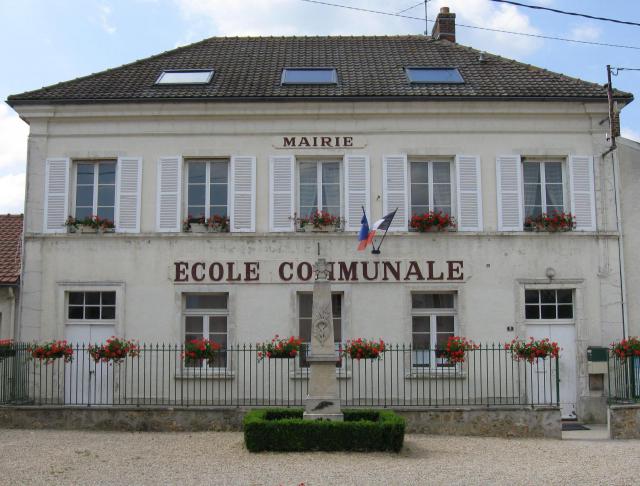 Mairie de Signy-Signets. (département de la Seine-et-Marne, région Île-de-France).
