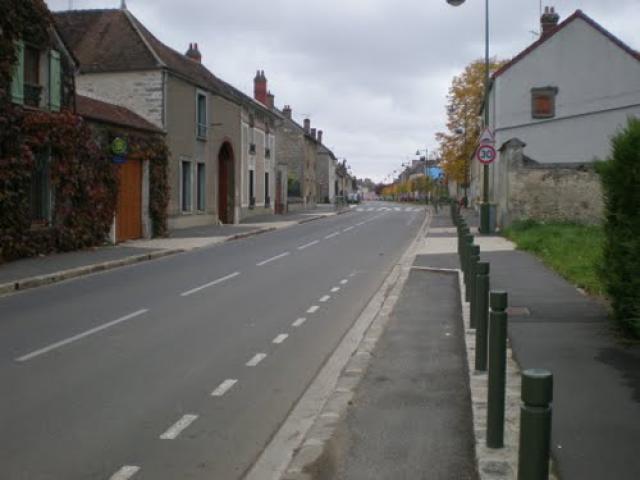 Rue de la Gare at La Chapelle