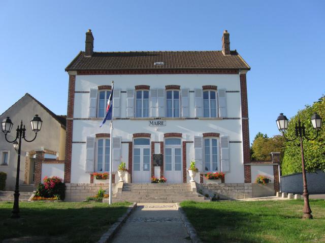Mairie de Courcelles-en-Bassée. (Seine-et-Marne, région Île-de-France).