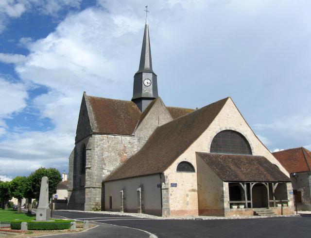 Église de l’Assomption-et-Saint-Jean-Baptiste de Bannost. (Seine-et-Marne, région Île-de-France).
