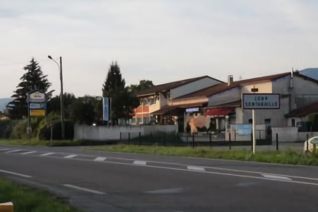 Hotel Restaurant Horizon 117 (tel:+335 61 66 26 80)