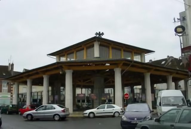 FRANCE, Bray-sur-Seine: Rue Grande