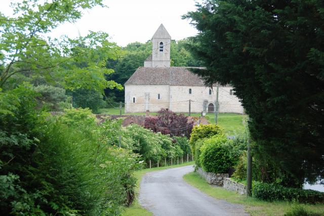 Eglise St Martin vue de la route du Fief