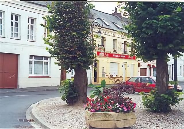 A SQUARE IN MERY- SUR- -MARNE FRANCE
