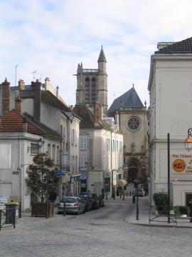 La rue du miroir, dans le quartier Saint-Aspais à Melun (Seine-et-Marne, France).