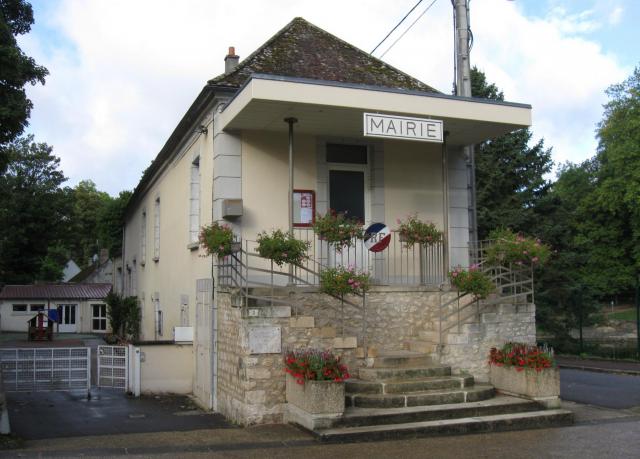 Mairie de Gurcy-le-Châtel. (Seine-et-Marne, région Île-de-France).