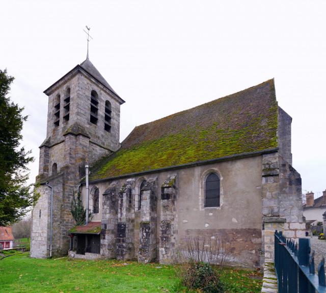 Montigny-sur-Loing, Seine-et-Marne, France. Église Saint-Pierre-et-Saint-Paul.