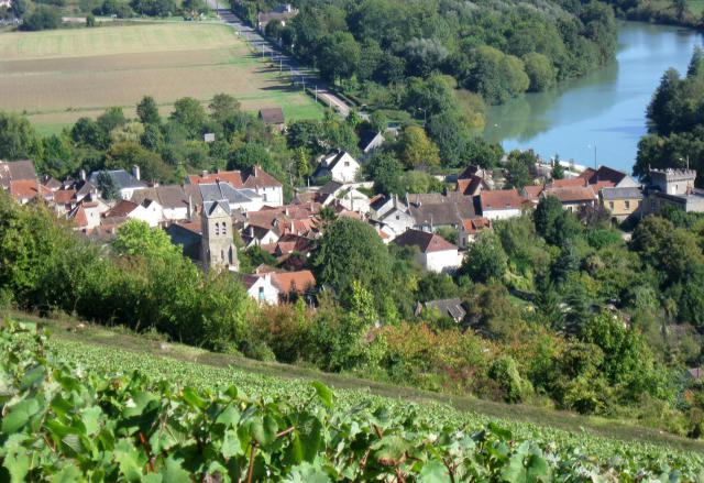 Le village de Nanteuil-sur-Marne. (département de la Seine et Marne, région Île-de-France).