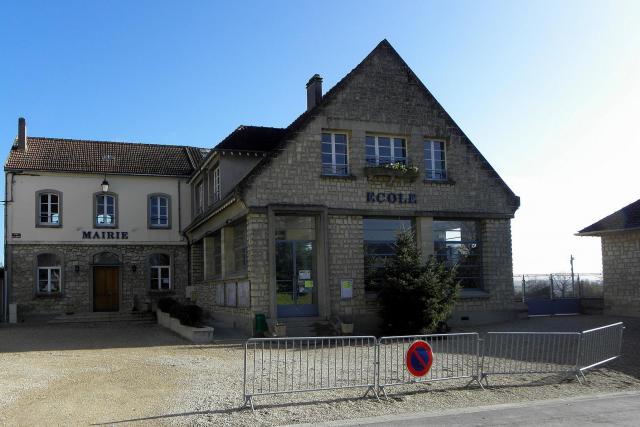 Mairie de may-en-Multien (77).