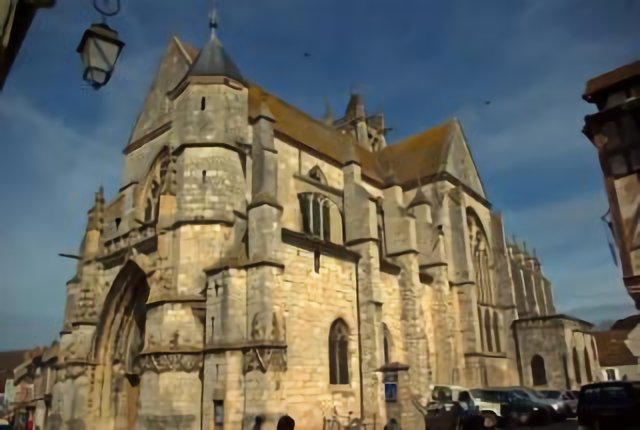 Moret-sur-Loing. Eglise Notre-Dame.