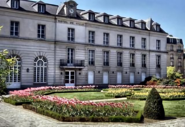 ST-GERMAIN-EN-LAYE. Hôtel de Ville
