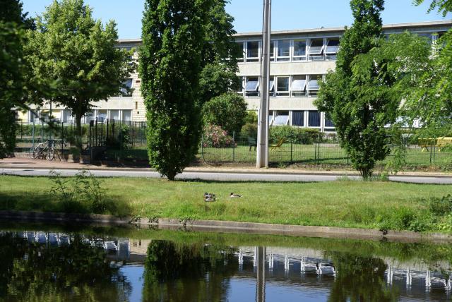 Lycée Alain (établissement scolaire), commune du Vésinet, département des Yvelines, France.
