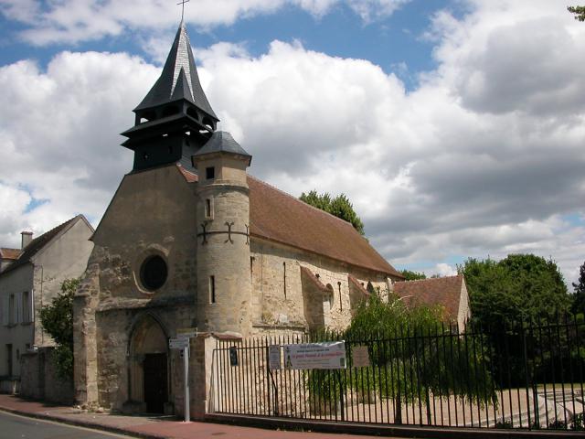 Ancienne église paroissiale construite au XIIIe siècle, la chapelle Saint-Léonard et Saint-Martin de Croissy-sur-Seine est désormais un…