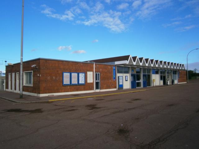 Gare de Plaisir - Les Clayes (78) : Le bâtiment voyageurs.