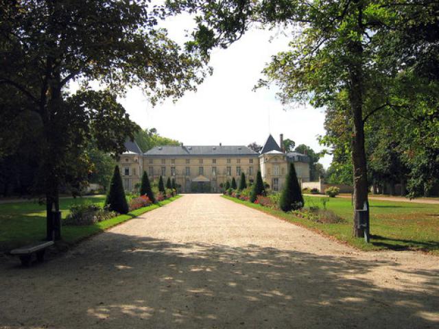 Entrée du château de Malmaison - Entrance of the castle of Malmaison - Eingang des Schlosses von Malmaison