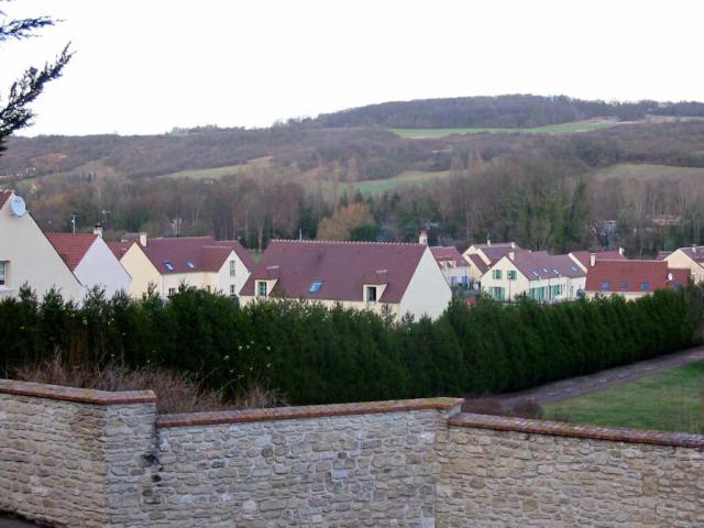 Lotissement de la Tourelle à Maule Photo JH Mora ; Janvier 2005