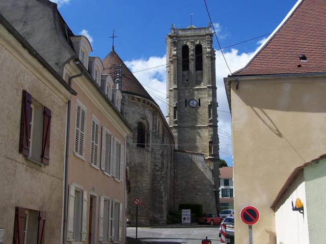 Église de Maule (Yvelines, France). Photo personnelle. Church of Maule (Yvelines, France). Personal photo. Auteur/Author : ℍenry Salomé