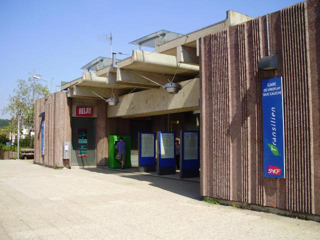 Gare de Viroflay-Rive-Gauche, à Viroflay, Yvelines, France (bâtiment voyageurs, côté rue)