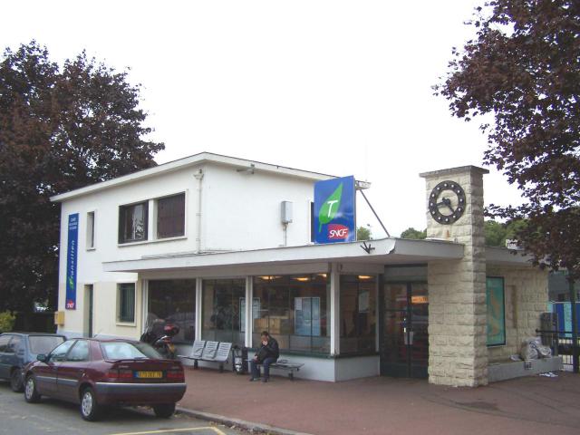 Gare de La Celle-Saint-Cloud (Yvelines, France)