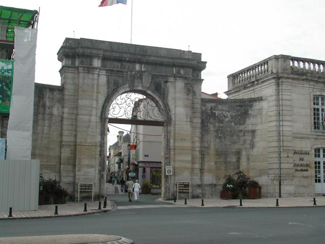 Saint-Maixent l'École : vue de la porte Châlon