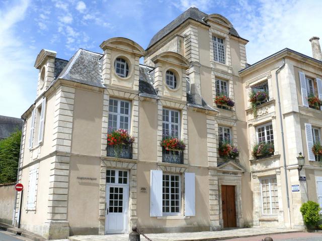 Saint-Maixent-l'Ecole - Hôtel de ville