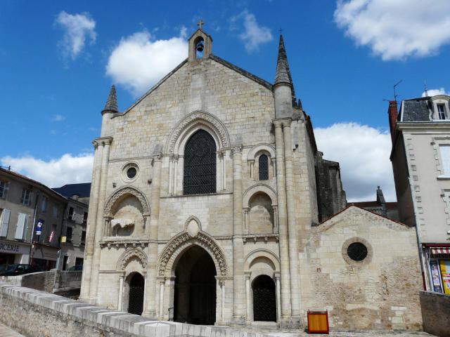 L'église abbatiale Saint-Pierre d'Airvault, Deux-Sèvres, France