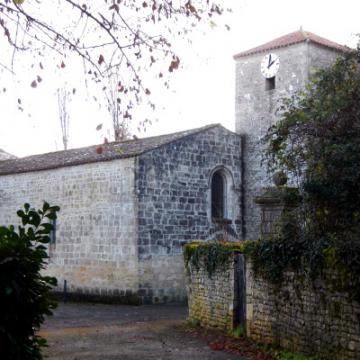 L'église de Saint-Maixent-de-Beugné dans les Deux-Sèvres.