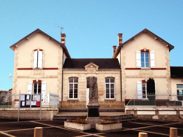 La mairie de Saint-Laurs, construite en 1900. L'architecte était Paul-Antoine Mongeaud (1850-1923).