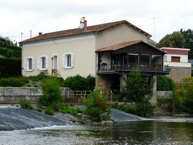 Moulin à eau sur le Thouet à Vrines (Sainte-Radegonde)