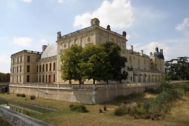 Oiron - Le château (angle sud-est)