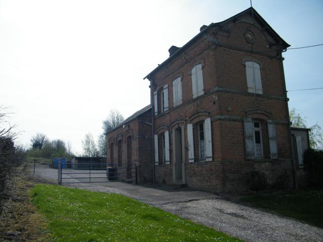 Bouillancourt-sous-Miannay, Somme, Fr, ancienne école.