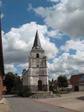 Portail et clocher de l'église de Vecquemont.