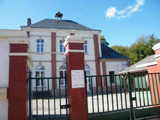 Vaudricourt, Somme, Fr, mairie-école.