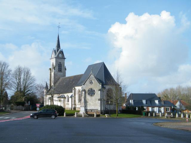 L'église de Vauchelles-lès-Quesnoy, dédiée à la Vierge.