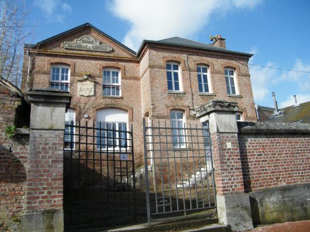 Mairie-école.