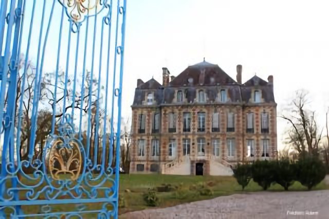 LE CHATEAU DE BEAUCOURT SUR L'HALLUE