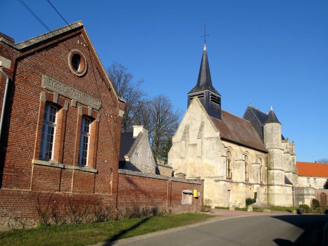 Folleville (Somme, France) - L'école et l'église. . .