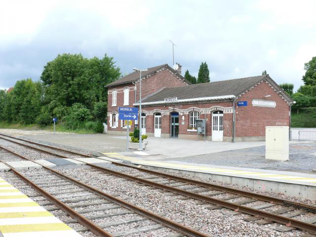 Gare de Moreuil (Ligne Amiens - Compiègne), vue depuis les voies