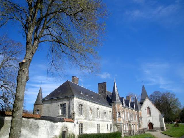 le château et l'église,sous un beau soleil de baie de Somme