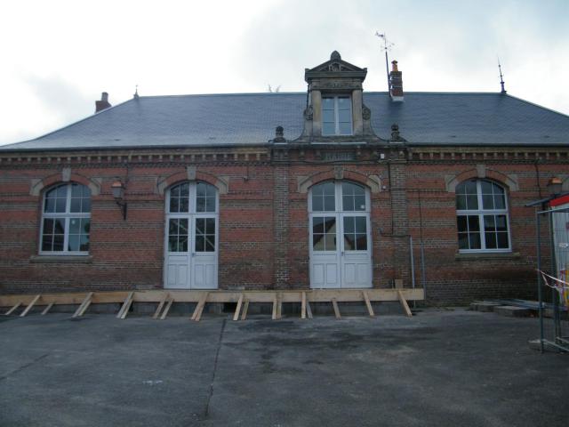 Mairie-école.